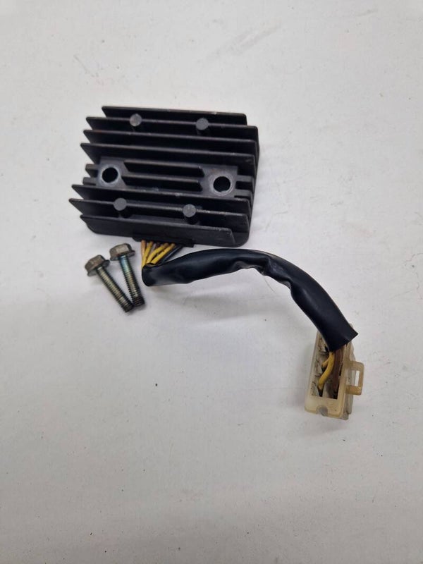 Kawasaki LTD 454  Gelijkrichter / spanningsregelaar