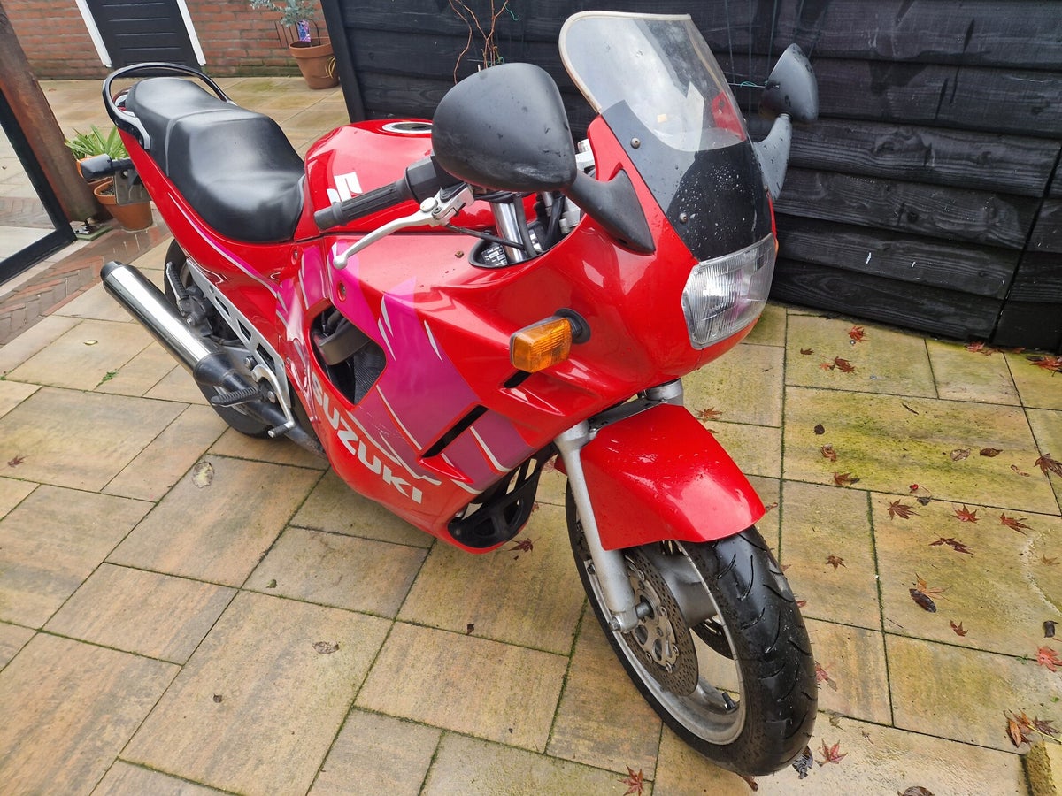 Suzuki Carbon Voorspatbord GSX-S (950 / 1000 / 1000GT) - Goedhart Motoren Suzuki Carbon Voorspatbord GSX-S (950 / 1000 / 1000GT) - Goedhart Motoren