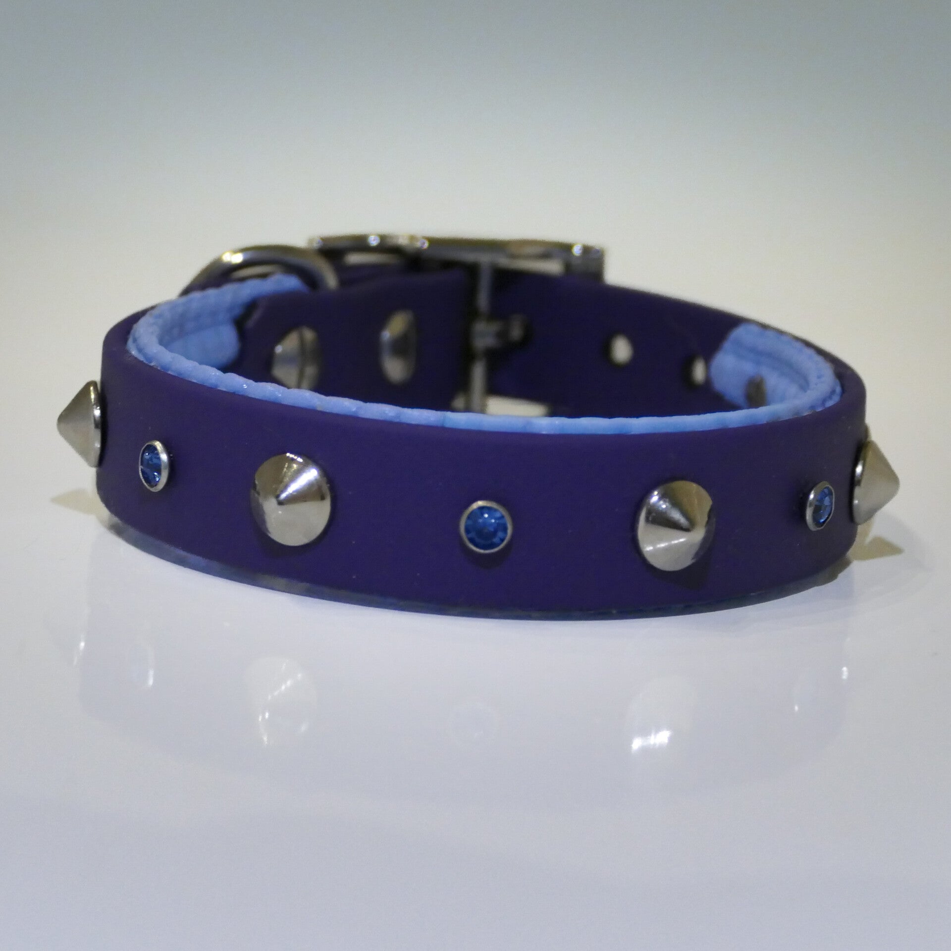 gepolstertes Halsband mit Strass & Spikes