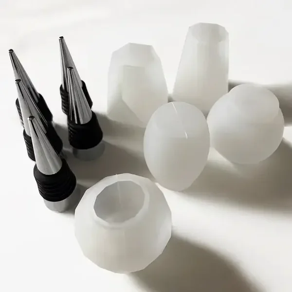 Silikonform und Module als Flaschenverschlüsse