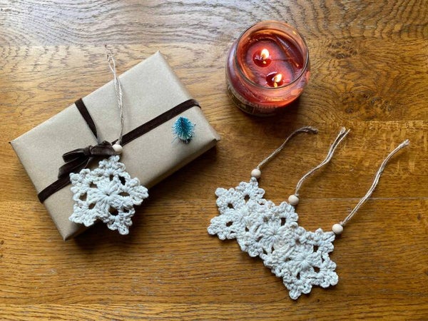 Snowflake gift tags/Decorations