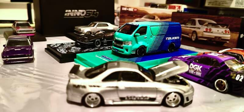 COLLECTABLE S-SCALE CARS 