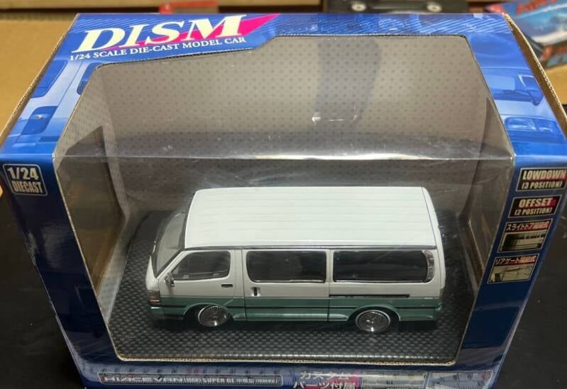 DISM 1:24 Toyota Hiace Lowrider - Won 