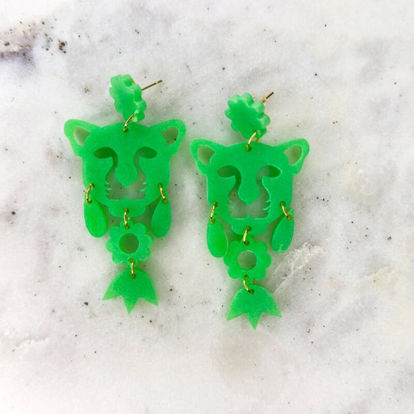 Örhänge "Puma" gräsgrön