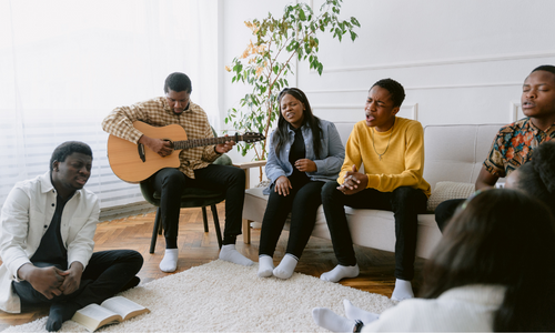 how-to-lead-worship-in-a-small-group-standard.png