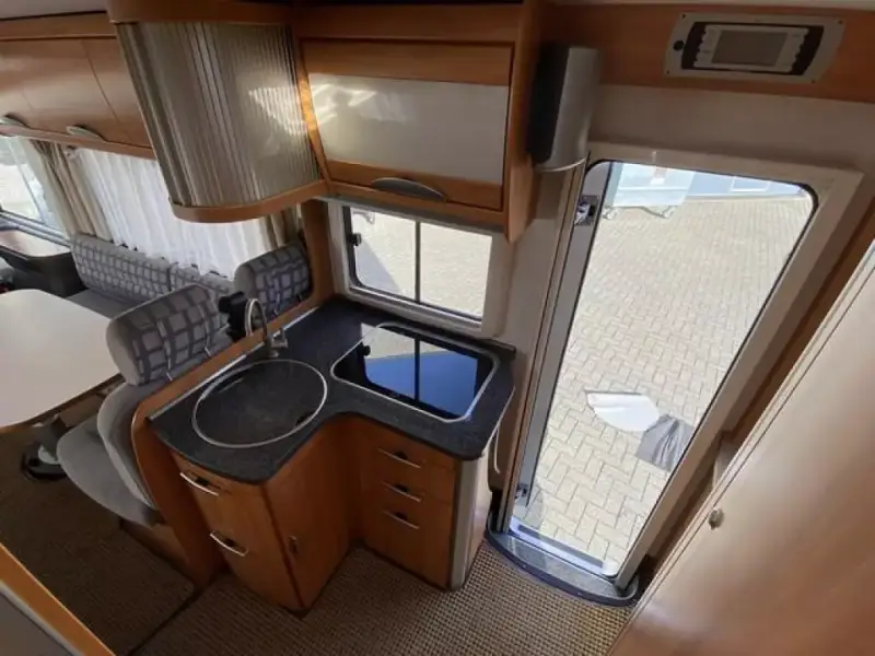 rakko camper duer bij keuken