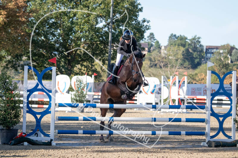 bouferterhaff-jumping-11-standard-k2q6qs.jpg
