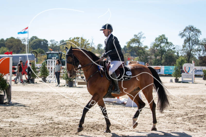 bouferterhaff-jumping-111-standard-8eh3v2.jpg