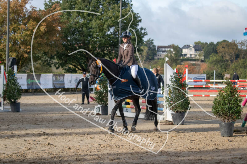 bouferterhaff-jumping-119-standard-byu6be.jpg