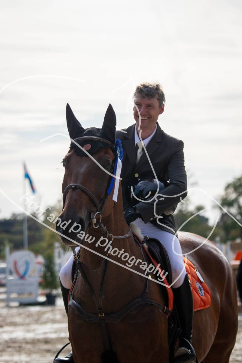 bouferterhaff-jumping-121-standard-y4bs00.jpg