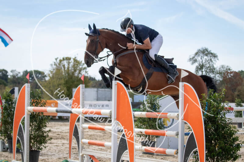 bouferterhaff-jumping-122-standard-ghoswv.jpg