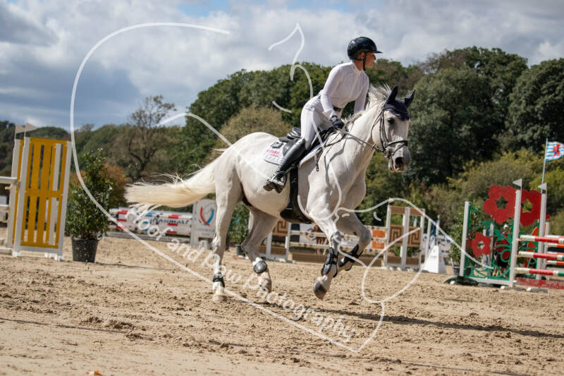 bouferterhaff-jumping-143-standard.jpg