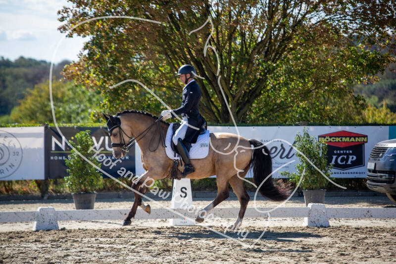 bouferterhaff-jumping-15-standard-d1mjlt.jpg