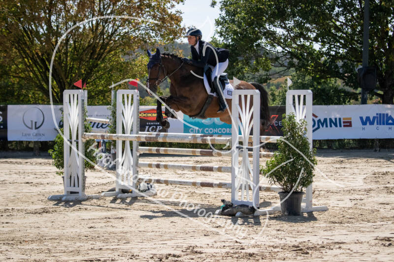bouferterhaff-jumping-27-standard-u9po8d.jpg