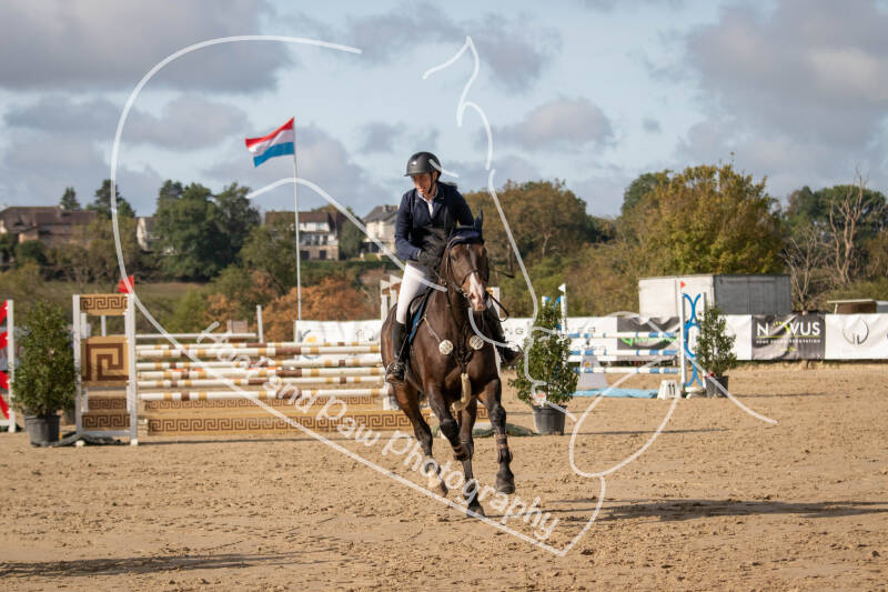 bouferterhaff-jumping-31-standard-slkz9w.jpg