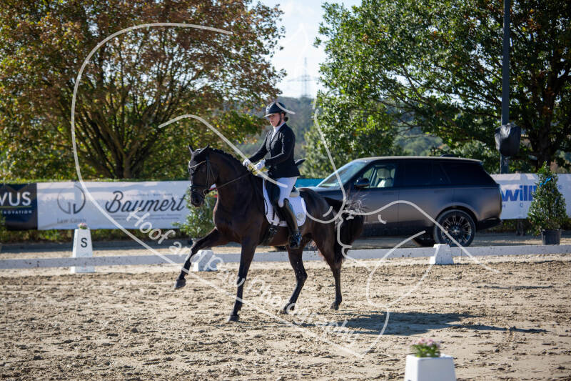 bouferterhaff-jumping-31-standard-uwdewq.jpg