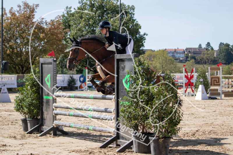 bouferterhaff-jumping-33-standard-4qozpu.jpg