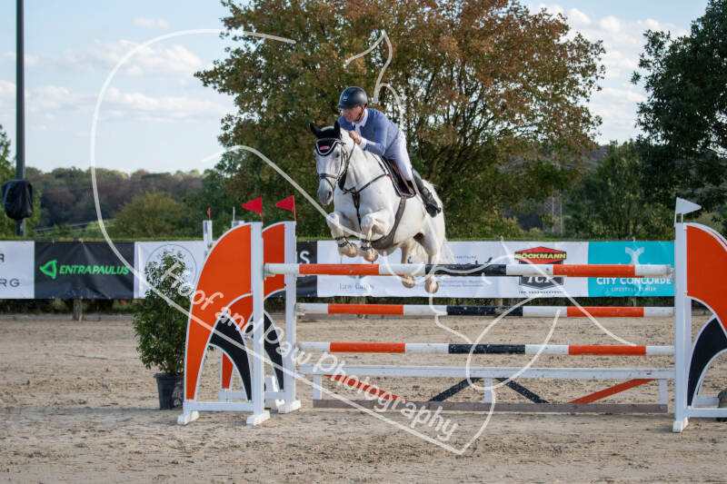 bouferterhaff-jumping-37-standard-k99c6f.jpg