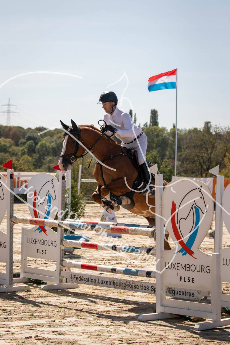 bouferterhaff-jumping-37-standard-stkln5.jpg