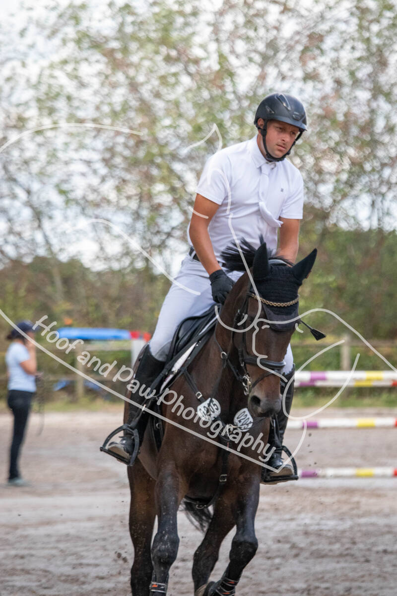 bouferterhaff-jumping-4-standard-m8xvvk.jpg