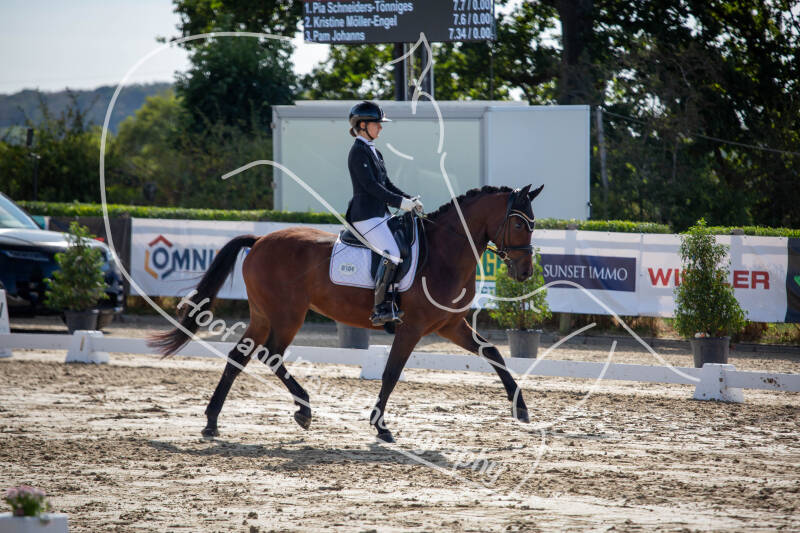 bouferterhaff-jumping-43-standard-5n0utr.jpg
