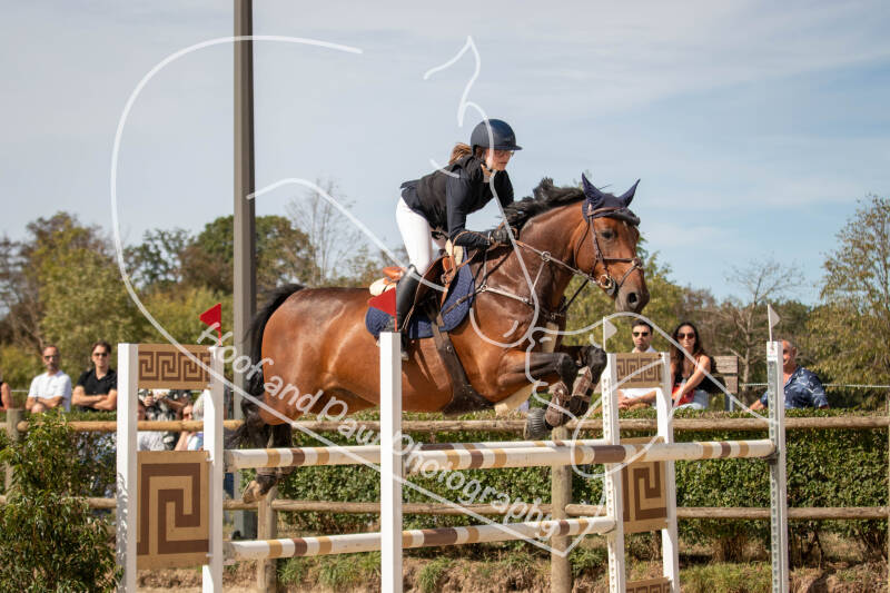 bouferterhaff-jumping-43-standard-r9hfqo.jpg