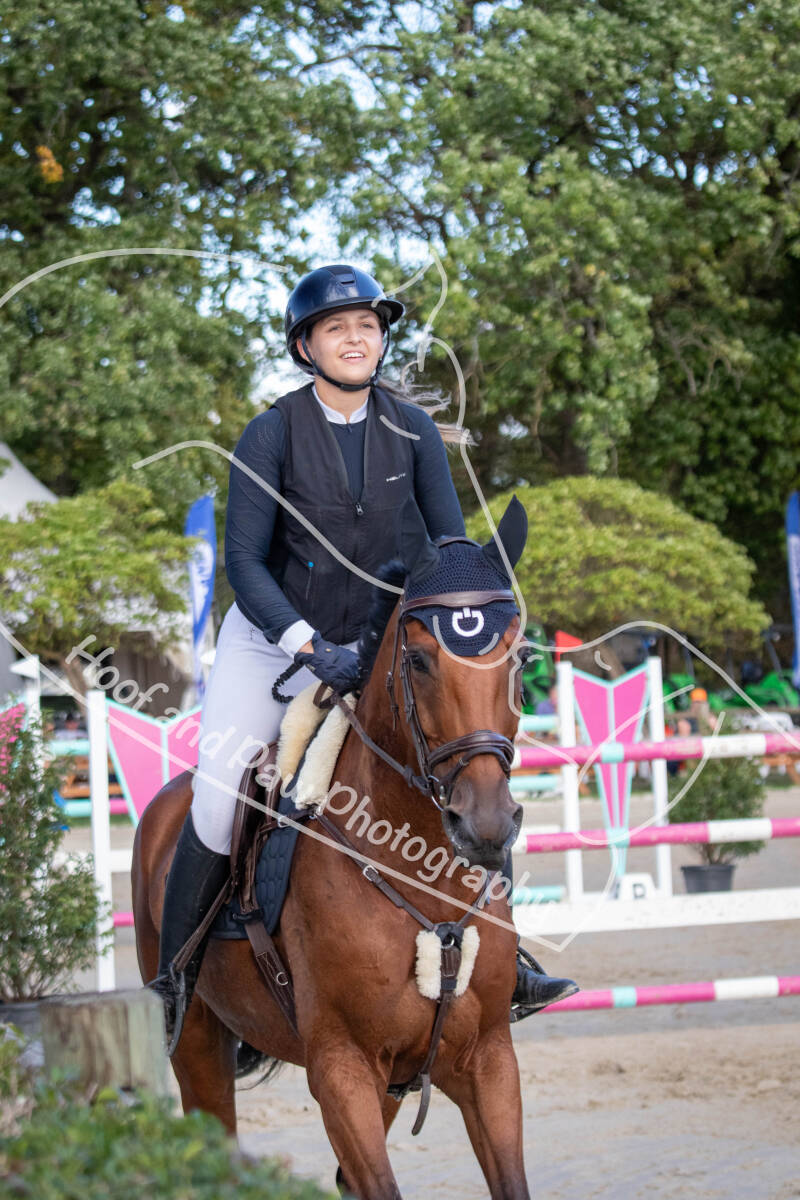 bouferterhaff-jumping-47-standard-o3gyhi.jpg