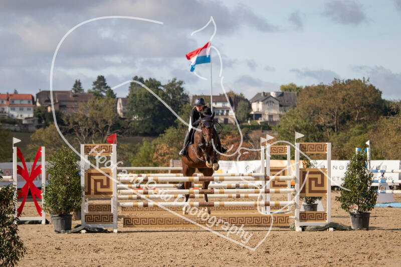 bouferterhaff-jumping-53-standard-b5xi86.jpg