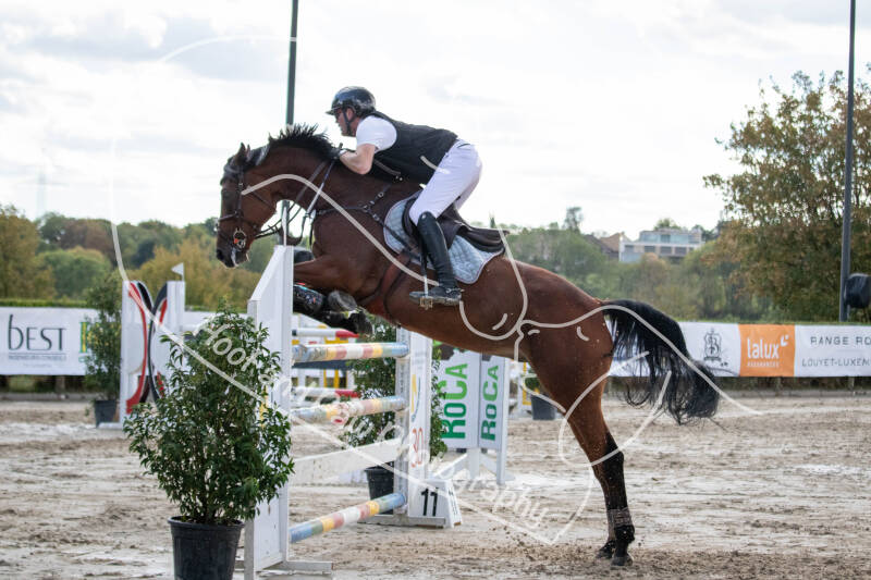 bouferterhaff-jumping-58-standard-9nnmaa.jpg