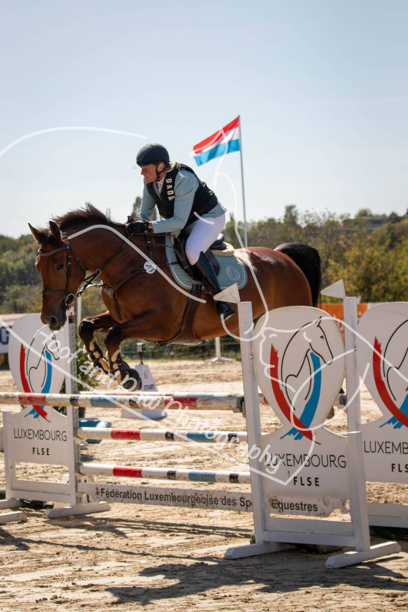 bouferterhaff-jumping-61-standard-gjm7t9.jpg