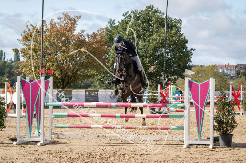 bouferterhaff-jumping-65-standard-ebb622.jpg