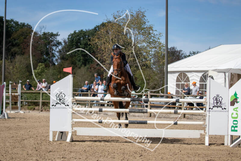 bouferterhaff-jumping-82-standard-0h3u5c.jpg
