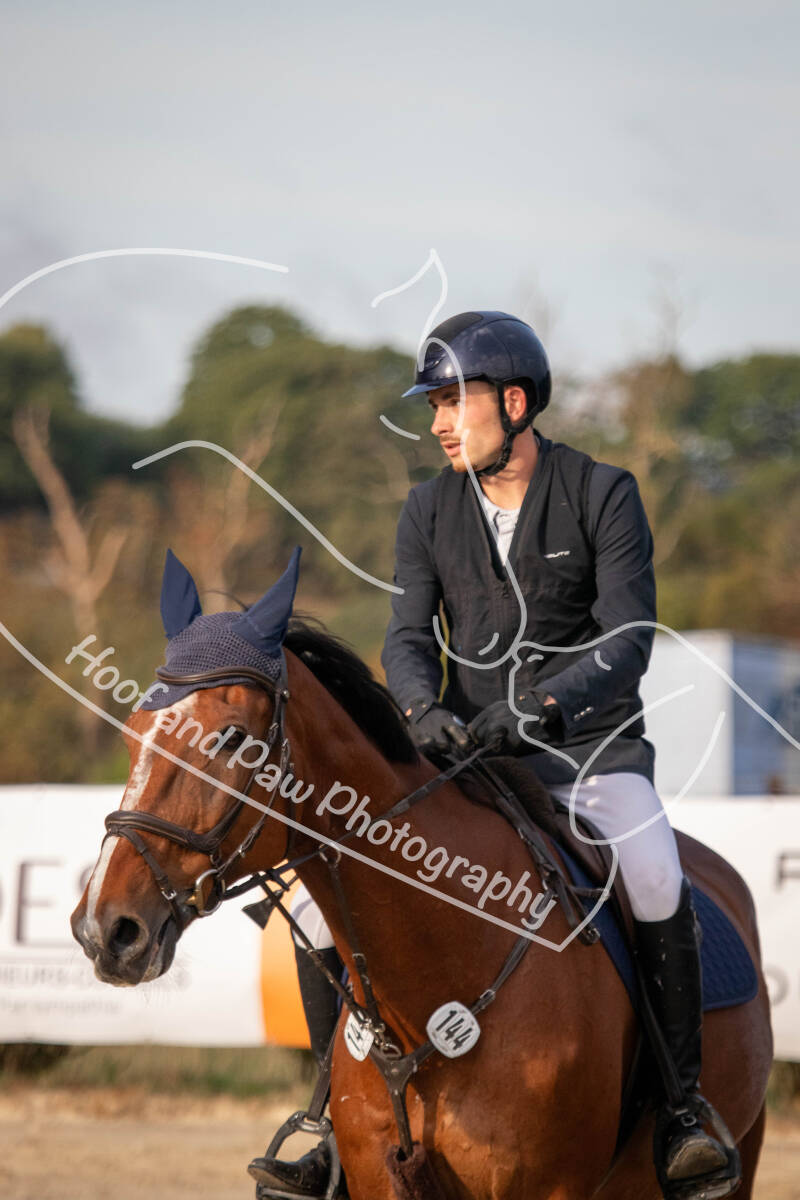 bouferterhaff-jumping-91-standard-rrf2ku.jpg