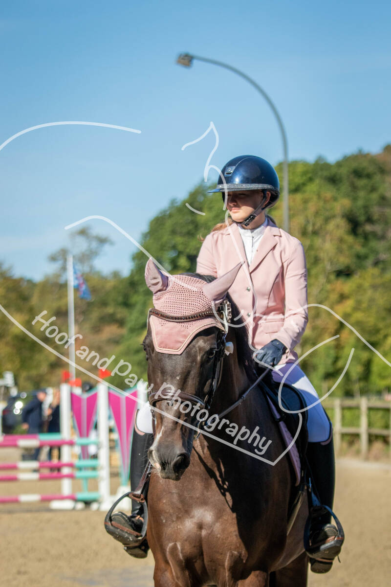 bouferterhaff-jumping-93-standard-0yr3ah.jpg
