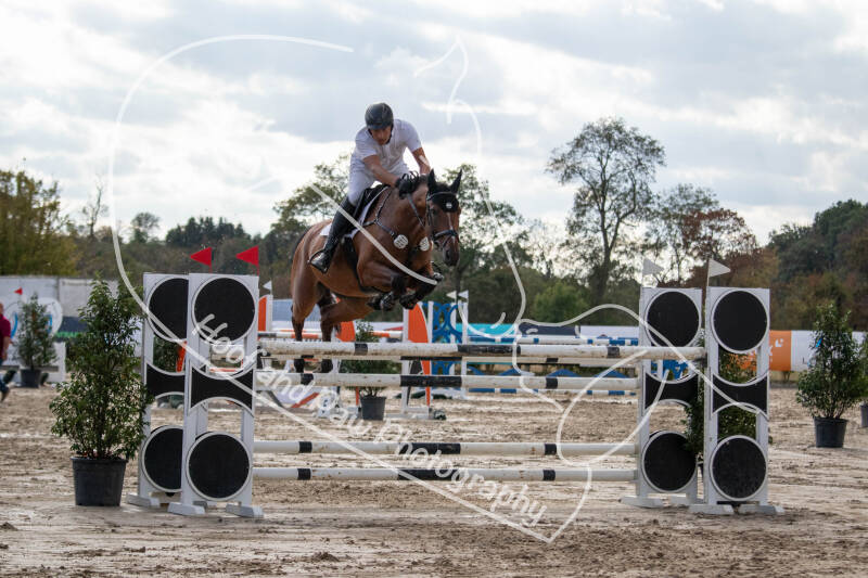 bouferterhaff-jumping-93-standard-yrw8e4.jpg