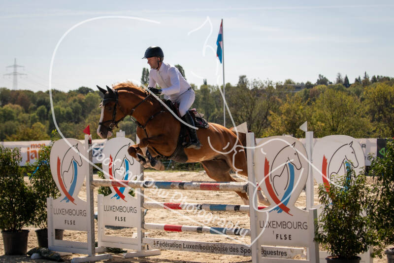 bouferterhaff-jumping-93-standard-z30v26.jpg