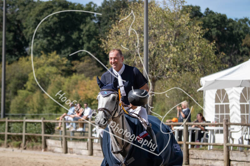 bouferterhaff-jumping-97-standard-x6bc9o.jpg