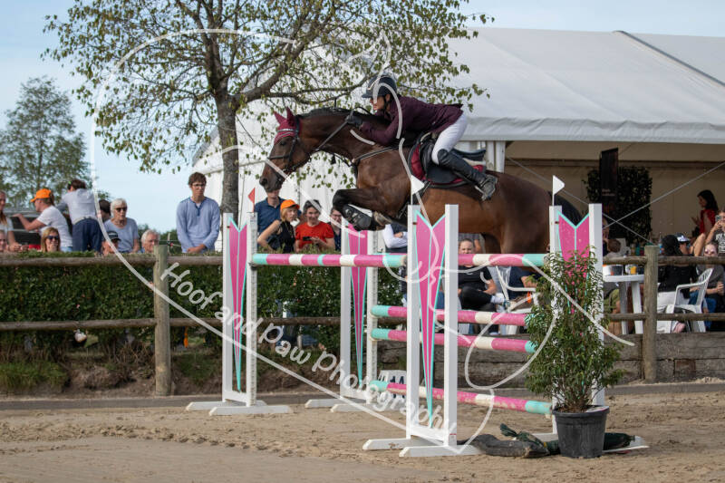 bouferterhaff-jumping-99-standard-p7qoer.jpg
