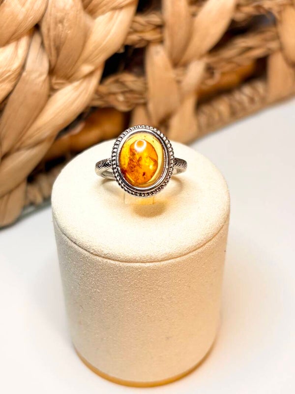 Amber adjustable ring