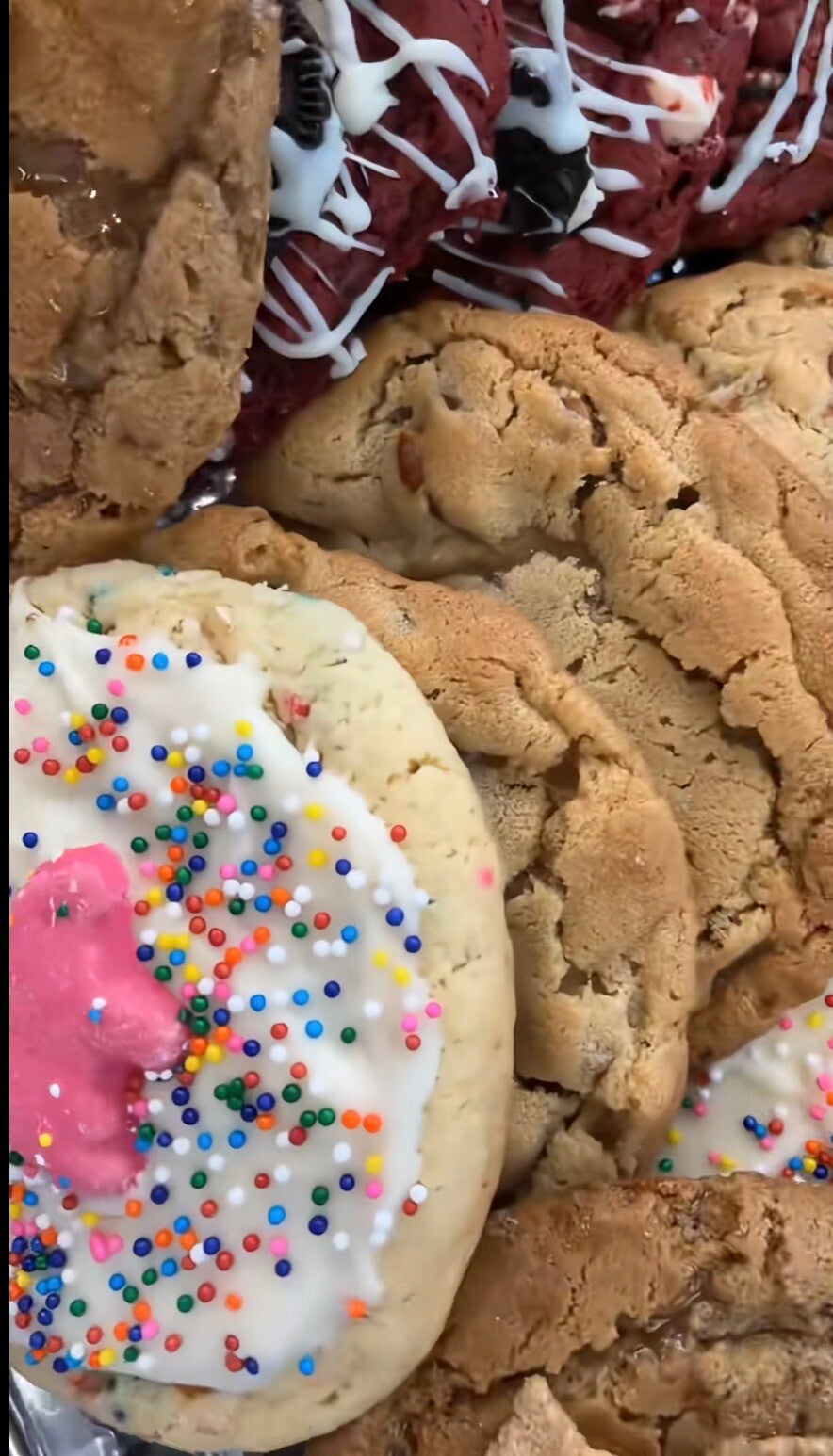 CUSTOM KOOKIES