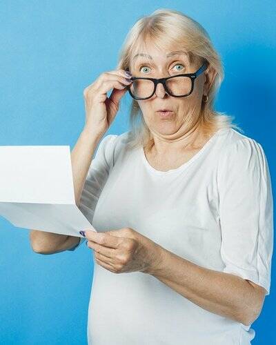 Accompagnement gracieux du senior pour obtenir une baisse sensible de la facture de téléphone