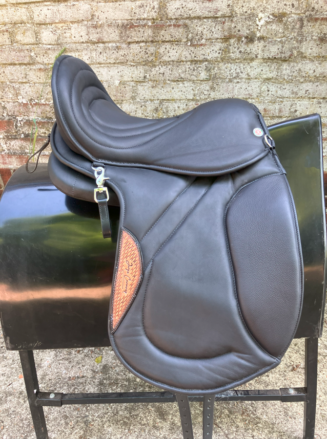 JC Cloud dressuur 17,5 inch