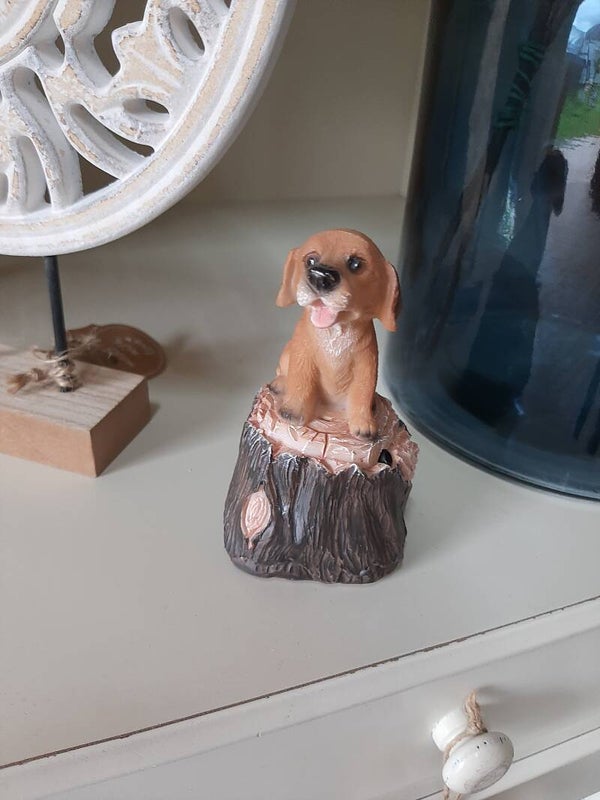 Beeldje hond met geluid