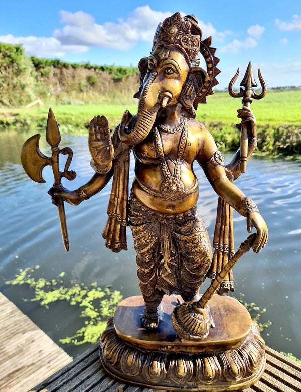 Ganesha beeld met knots 49 cm