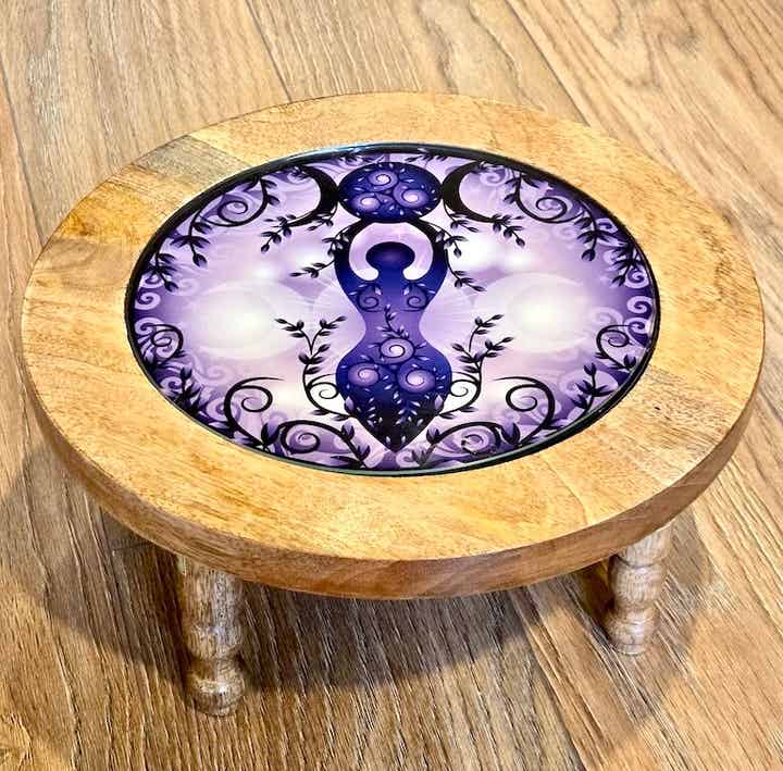 Tafeltje hout maangodin 30 cm