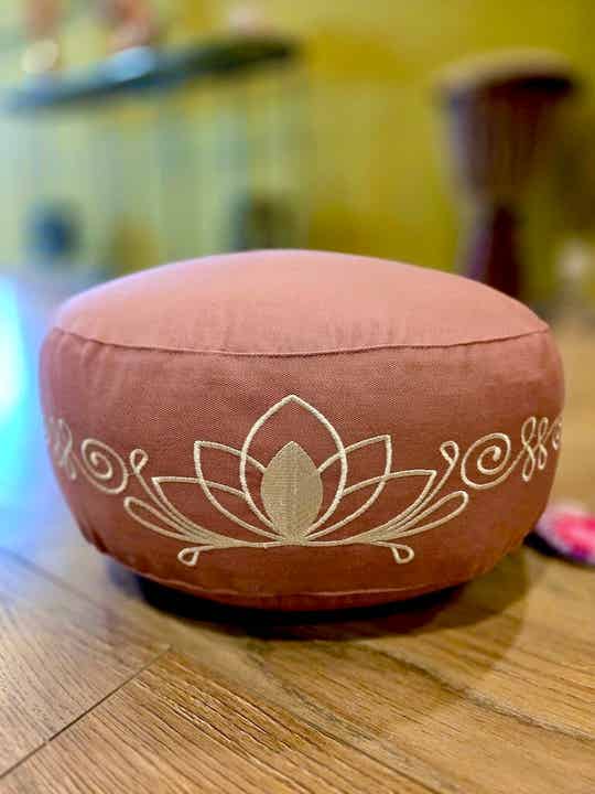 Yogakussen, meditatiekussen, rond, personaliseerbaar, zithoogte 15 cm, wasbare overtrek van katoen, yoga, zitkussen met biologisch spelt ontspannen, meditatie Yogakussen, meditatiekussen, rond, personaliseerbaar, zithoogte 15 cm, wasbare overtrek van katoen, yoga, zitkussen met biologisch spelt ontspannen, meditatie