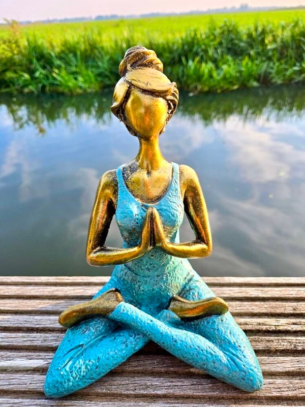 Yoga dame beeld 22 cm