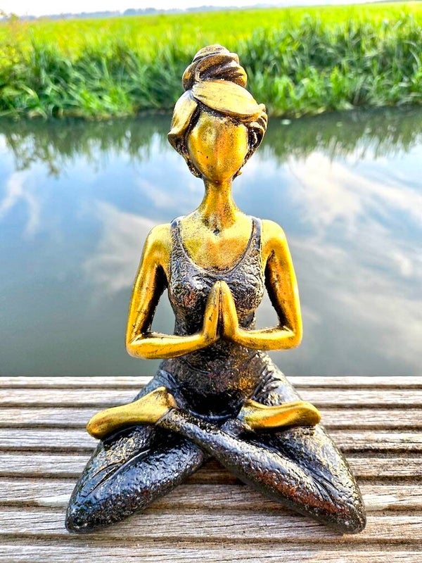 Yoga dame beeld 22 cm