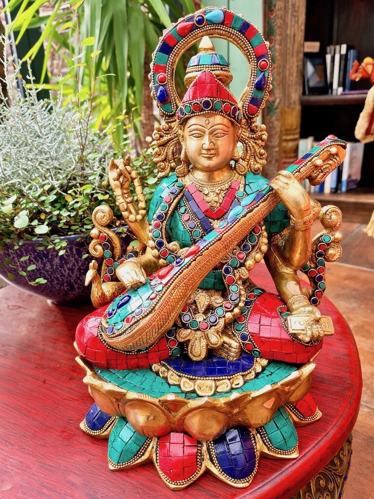 Sarasvati beeld stonework 31 cm