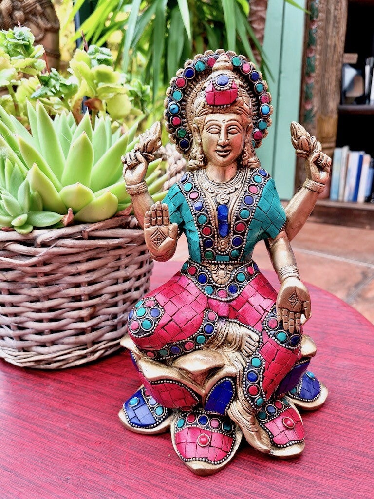 Lakshmi beeld stonework 25 cm